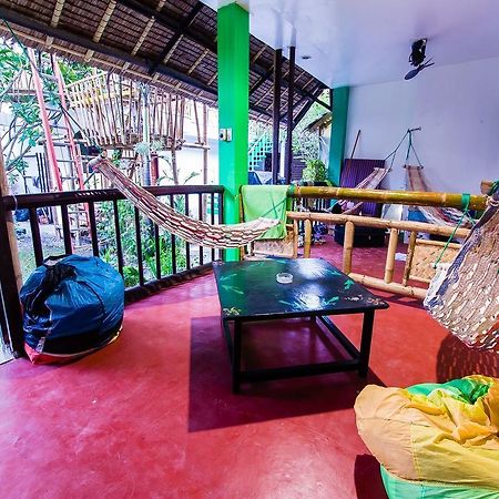Jeepney Hostel And Kite Resort Balabag  Εξωτερικό φωτογραφία