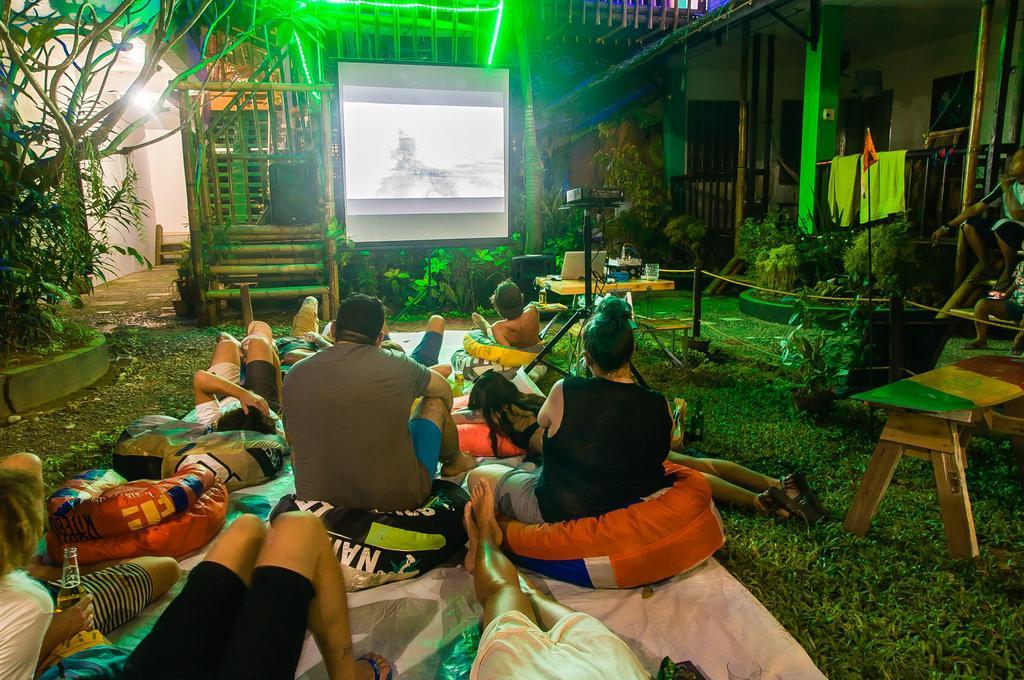 Jeepney Hostel And Kite Resort Balabag  Εξωτερικό φωτογραφία