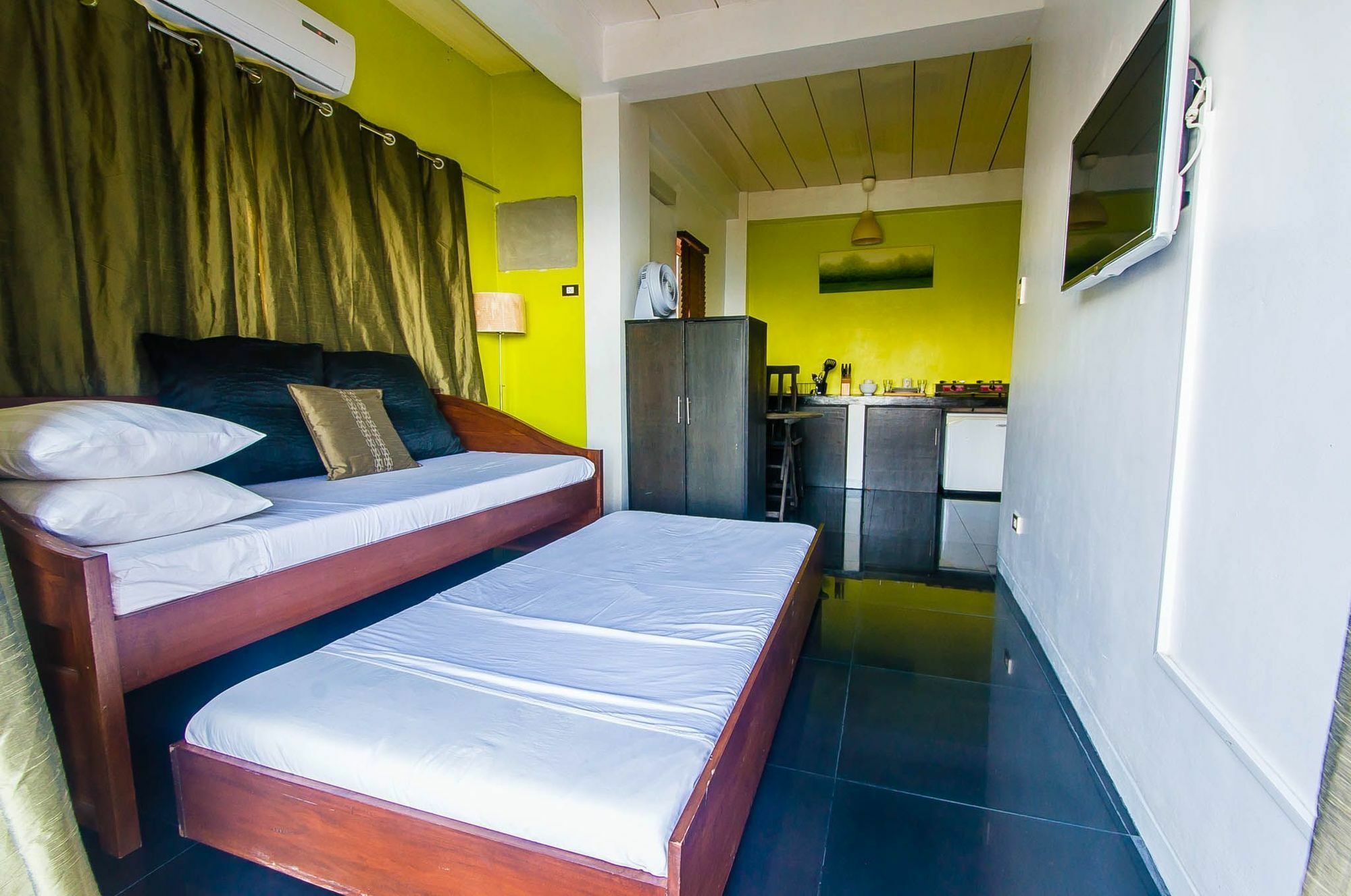 Jeepney Hostel And Kite Resort Balabag  Εξωτερικό φωτογραφία